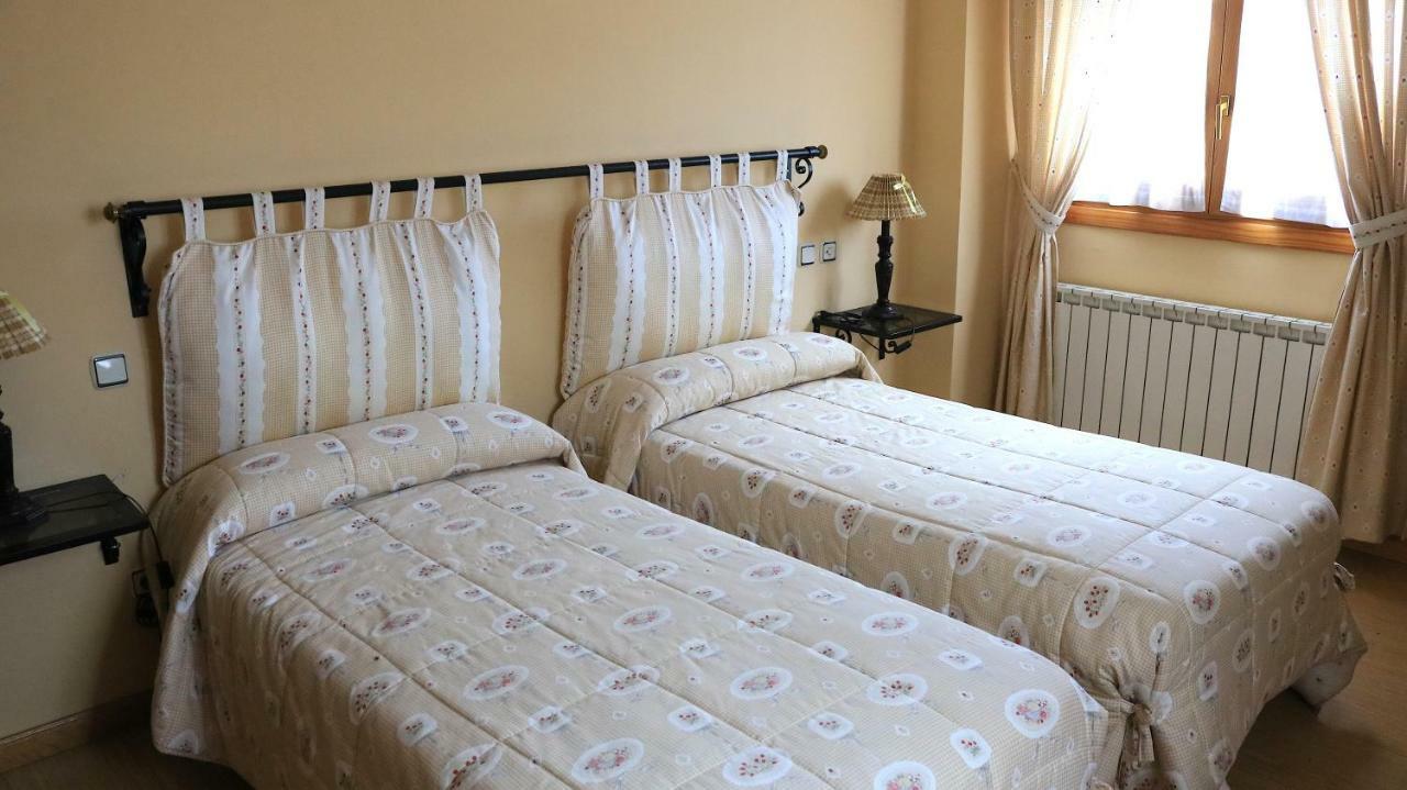 Hotel Miralba Alba de los Cardaños エクステリア 写真